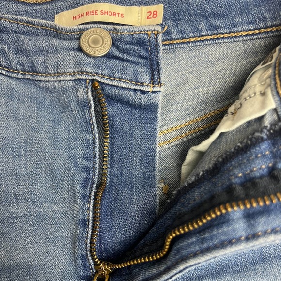 Levi’s high rise distressed shorts - Picture 9 of 11